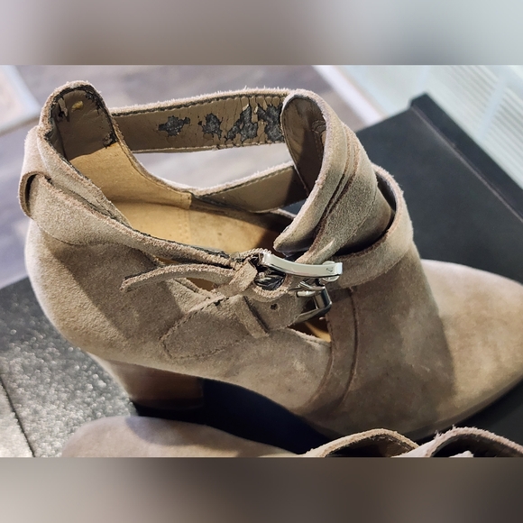 *NWOT* MICHAEL KORS | Walden Suede Booties | Light Mushroom | Size 6 - Picture 12 of 13